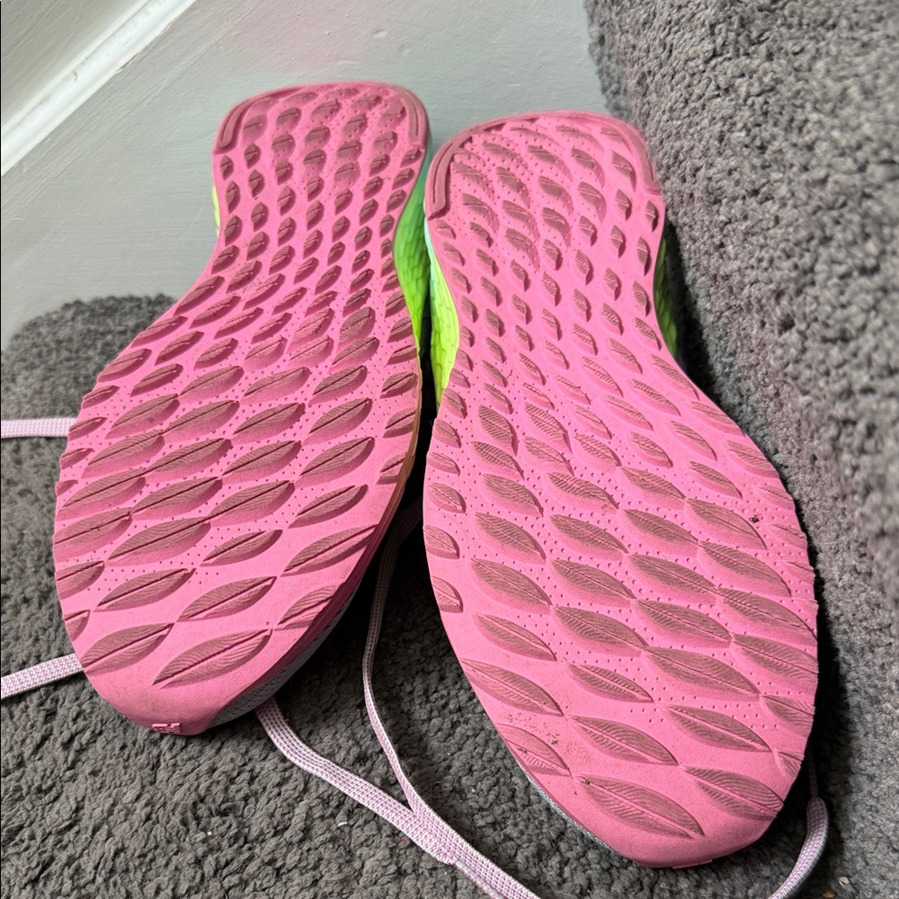 New Balance Light Gray with Pink and Multicolor Sole - Picture 4 of 5